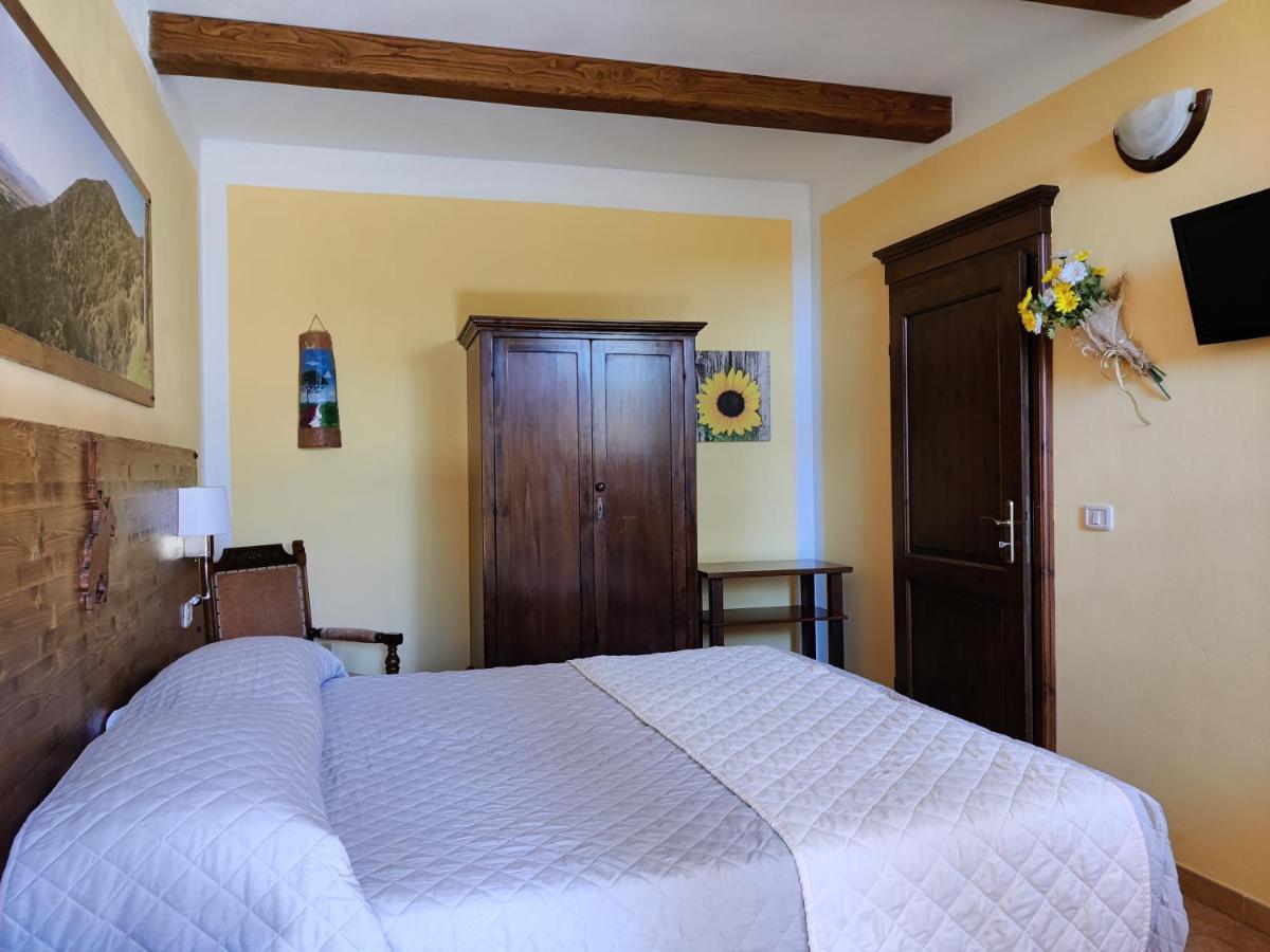 Locanda Mossa Dei Barbari Buriano  Luaran gambar