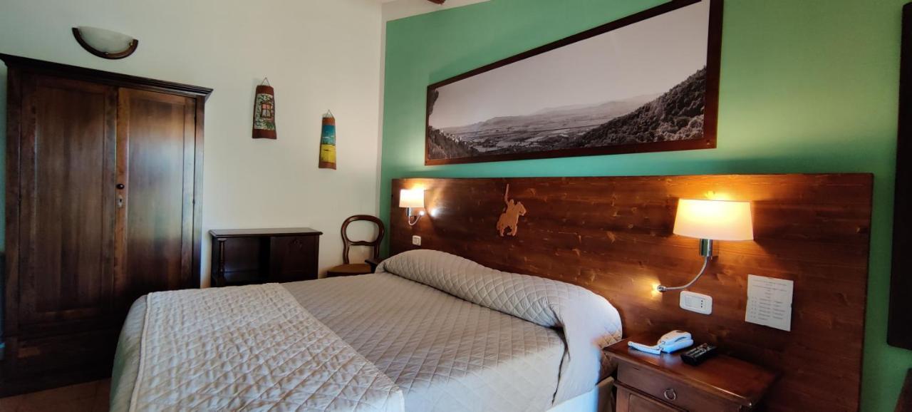 Locanda Mossa Dei Barbari Buriano  Luaran gambar