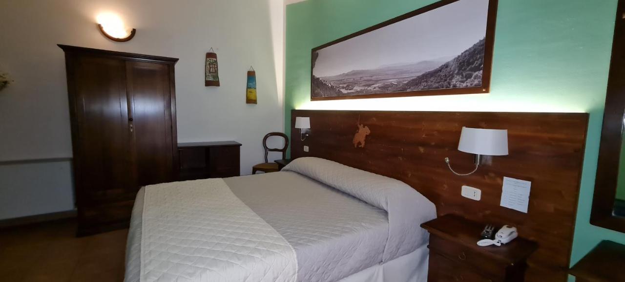 Locanda Mossa Dei Barbari Buriano  Luaran gambar