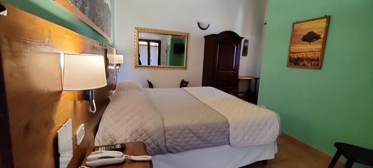 Locanda Mossa Dei Barbari Buriano  Luaran gambar