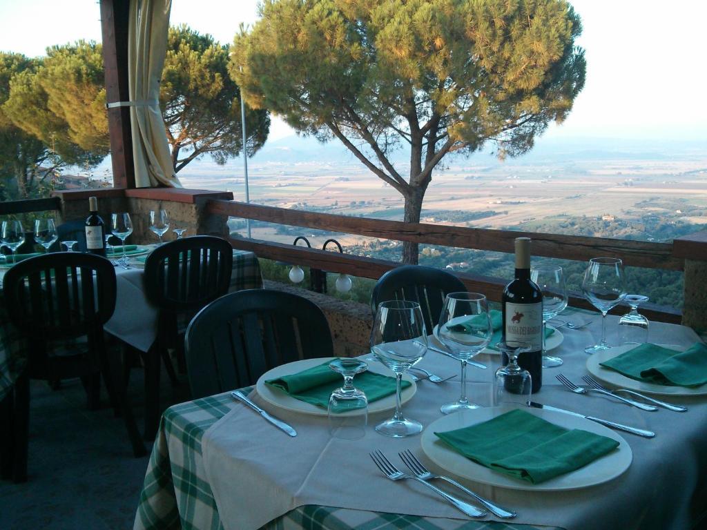 Locanda Mossa Dei Barbari Buriano  Luaran gambar